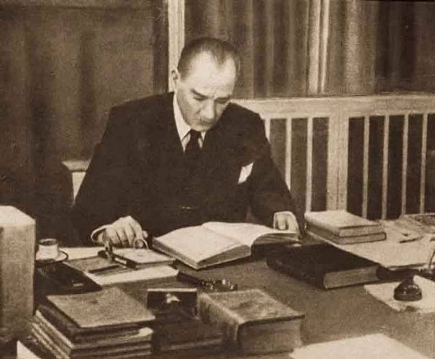 'Bu millet ve memleket ilme ve irfana çok muhtaç; eğitim ve öğretim görmek için, ilim ve fen almak için Avrupa’ya, Amerika’ya ve her tarafa çocuklarımızı göndermeye mecburuz. İlim ve fen ve ihtisas nerede varsa, sanat nerede varsa gidip öğrenmeye mecburuz. Çok çalışmaya mecburuz. Çalışmak demek ise boşuna yorulmak terlemek değildir. Zamanın gereklerine göre bilim ve teknik ve her türlü medeni buluşlardan azami derecede yararlanmak zorunludur.'