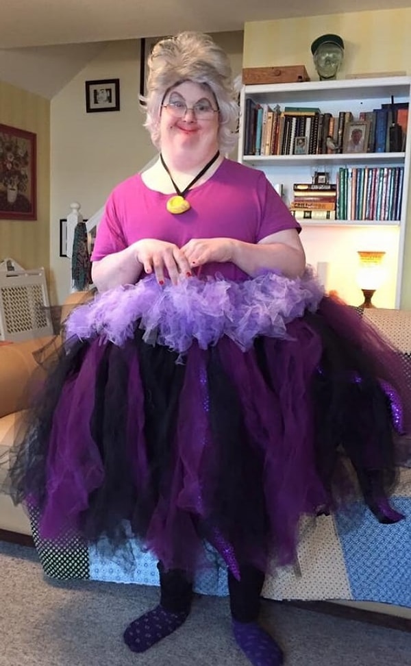 9. "Дядя занял первое место в конкурсе со своим костюмом. Это лучшая Урсула, что я видел!"