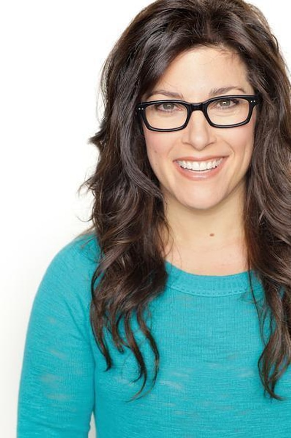 Комедиантка Ребекка Корри поделилась с Times, что Луи Си Кей в 2005 году на съемках предложил ей пройти в его гримерную, чтобы помастурбировать перед ней. Корри отказалась.