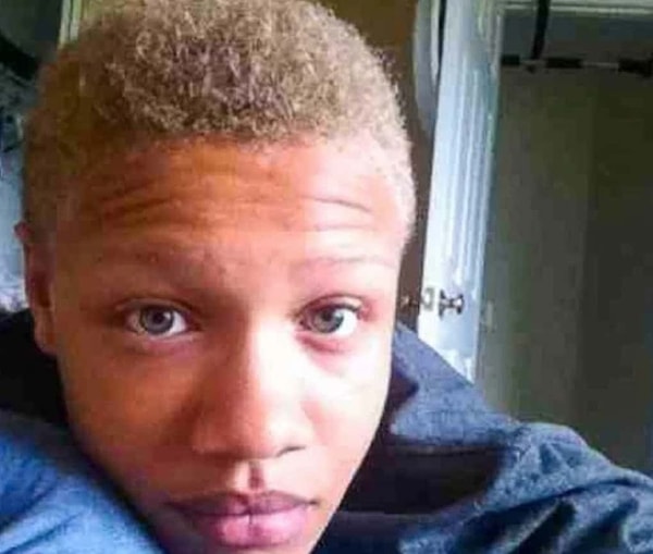 11. Этот молодой человек не является ни европейцем, ни меланезийцем. Он на самом деле чернокожий, но со светлыми глазами и волосами. А еще он абсолютно уверен в том, что темнокожие блондины действительно существуют.