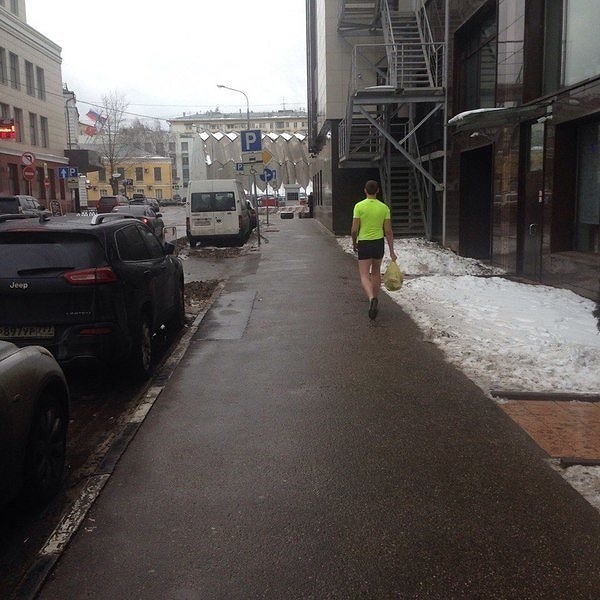 9. Да ну, в Москве ведь совсем не холодно!