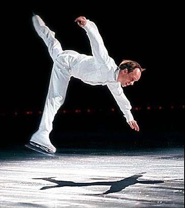 24. Фигурист Скотт Гамильтон старается добавить новый автомат для игры в пинбол в свою коллекцию каждый год.