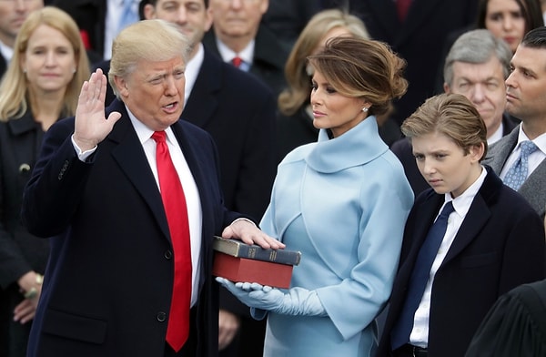 47. Вся семья должна присутствовать на инаугурации президента 👨👩👧👦