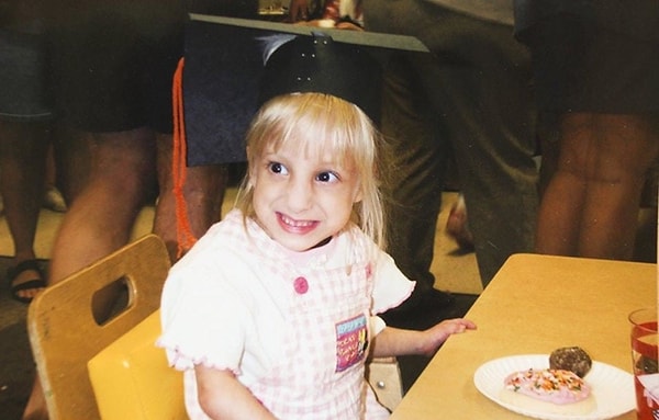 3. Ханна росла в счастливой заботливой семье, но с самого раннего возраста знала, что она отличается от других.