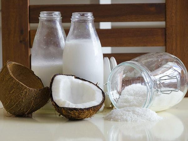 İnek sütü yerine pirinç sütü, yulaf sütü ve hindistancevizi sütü kullanılabilir.
