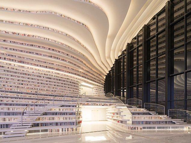3200 metre karelik bir alanı kaplıyor ve 1.2 milyon kitap kapasitesi var!