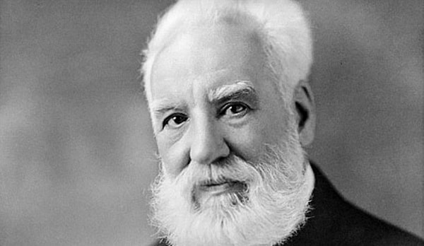 12. Александр Грейам Белл был одним из изобретателей…