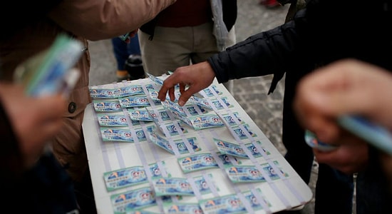 Geçen Yıla Göre Daha Küçük: Yılbaşı Büyük İkramiyesi Enflasyon ve Kura Yenik Düştü