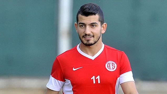 Emrah Başsan: "Yabancılarla oynamak bizi geliştiriyor."