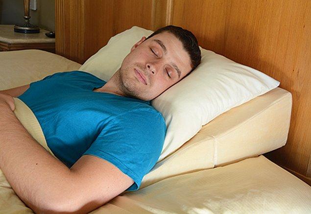 6. Uyku pozisyonunuzu yardımcı elemanlarla en uygun duruma sokun.