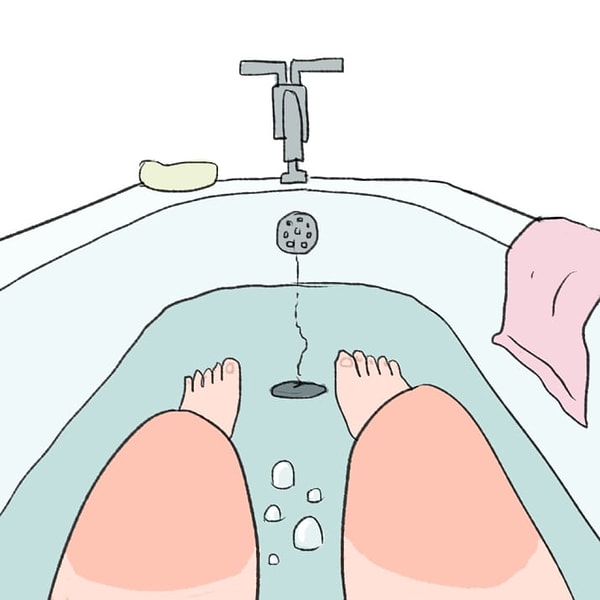 7. Пукают в ванне