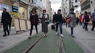 Ağaç Yoksa Kauçuk Sersinler:  İstiklal Caddesi'ndeki Tramvay Yolu Yenileme Çalışmalarıyla 'Yeşillendi'