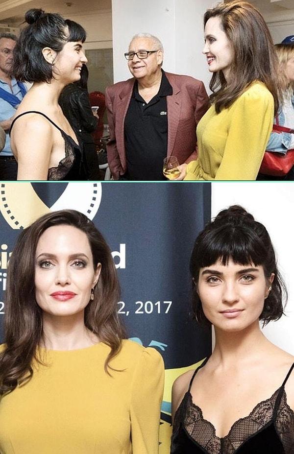 8. Tuba Büyüküstün, Uluslararası Asya Film Festivali için Los Angeles'taydı; burada Angelina Jolie ile bir araya geldi.
