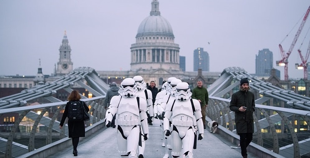 Ошеломительная новость: Принцы Гарри и Уильям сыграют штурмовиков в «Звездных войнах»