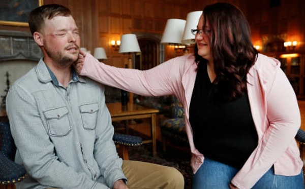 4. Женщина потрогала лицо Энди, с облегчением заметив, что оно не напоминает ей ее покойного мужа.