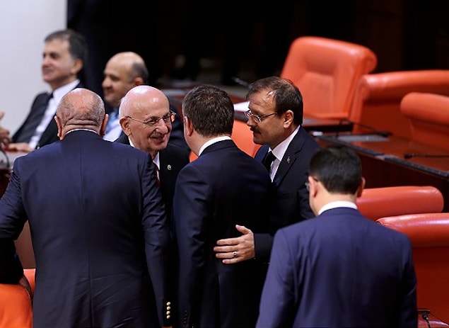 Kahraman, 289 oyla yeniden TBMM Başkanı seçildi.