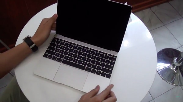 4. Убедитесь, что ваш макбук остается прохладным