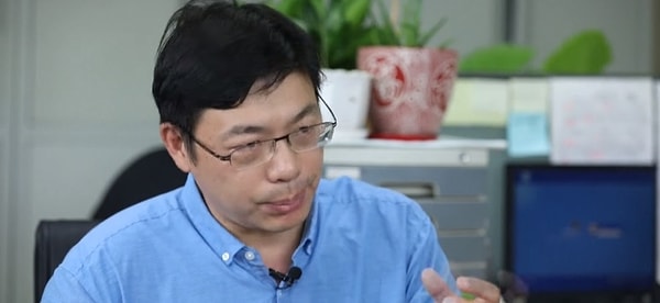 7. «Роботы имеют преимущества в запоминании, хранении информации и ее обработке», — отметил один из создателей «Сяо И», Цинхуа У Цзи.