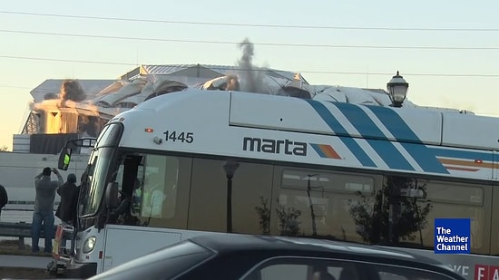 Mükemmel Zamanlamasıyla Georgia Dome Stadyumunun Yıkılışının Önüne Geçen Otobüs