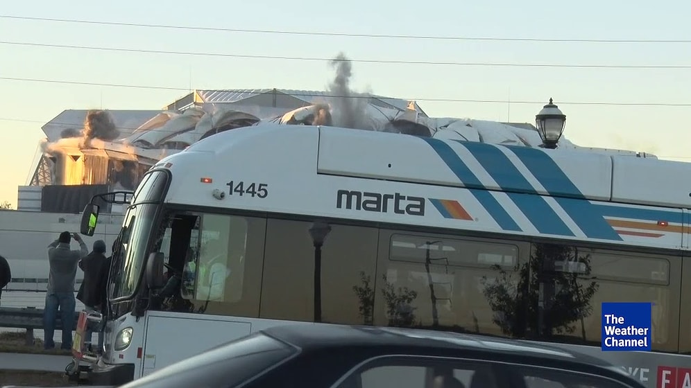 Mükemmel Zamanlamasıyla Georgia Dome Stadyumunun Yıkılışının Önüne Geçen Otobüs