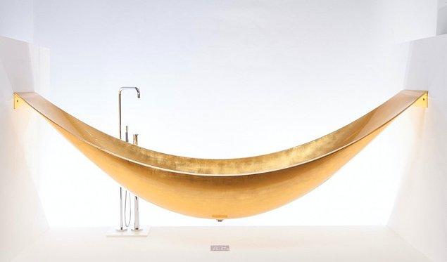 8. Altından yapılmış hamak küvet, 63,000 dolar.