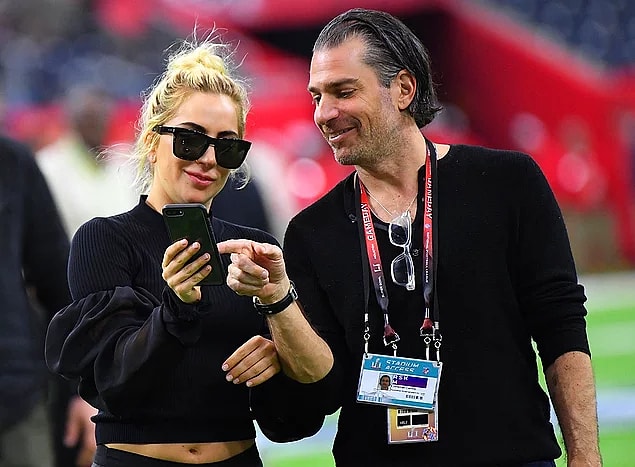 8. Lady Gaga sonunda aşkı buldu! Uzun süredir ilişkilerinde mutsuz olduğunu belirttikten hemen sonra gerçek aşkı ve mutluluğu Christian Carino'da buldu.
