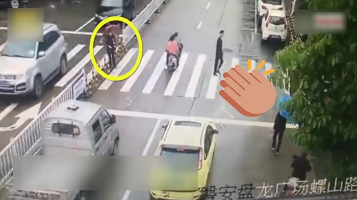 Yaşlı Kadının Karşıdan Karşıya Geçebilmesi İçin Aracıyla Yolu Kapatan Sürücüden Alkışlanacak Hareket