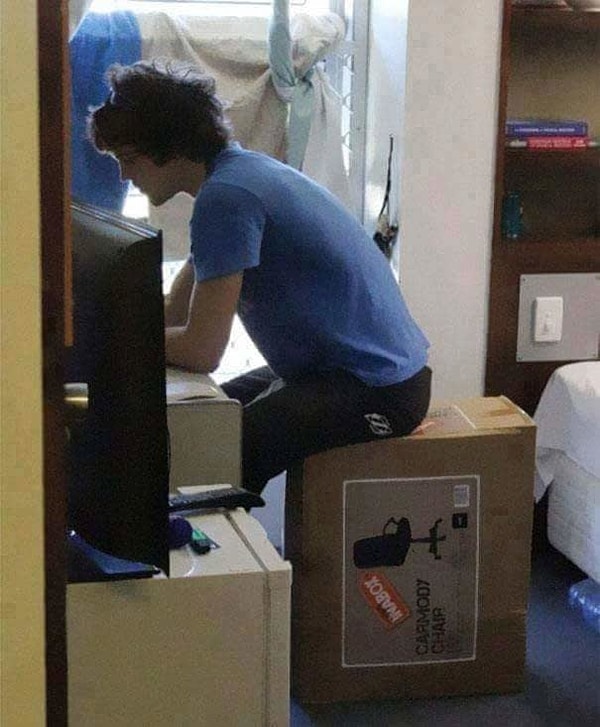 9. Зачем собирать кресло, если оно уже выполняет свою главную цель!