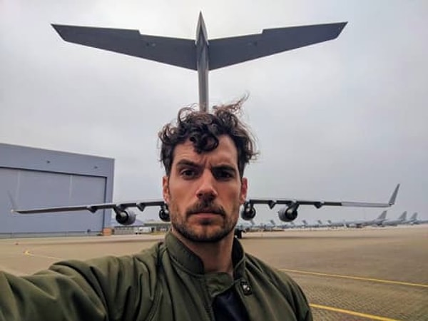 2. Если вы не знали, актер отрастил шикарные усы для роли в фильме «Миссия невыполнима 6», который выйдет в 2018 году.