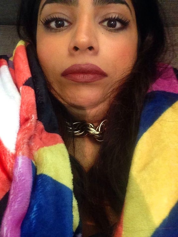 4. Находят свое самое уродливое выражение лица... и делают селфи