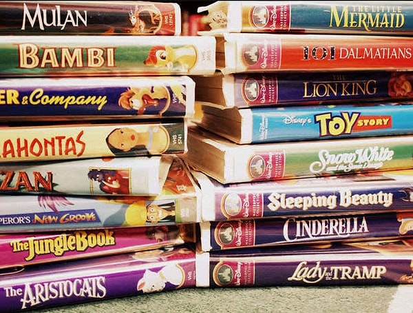 3. Помните, как мы покупали мультики на кассетах и обменивались ими с друзьями? Вот уже 11 лет прошло с момента, как Disney перестал выпускать видекассеты