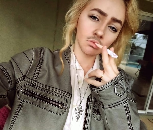 12. Оу, йе! Это он, невыносимый и противный Билли Харгров.