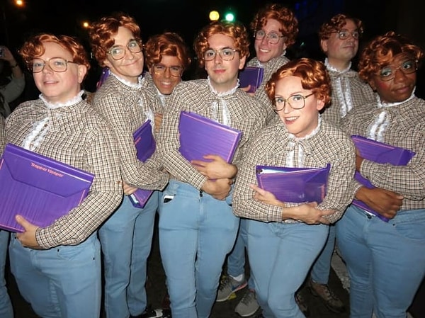 13. Нэнси так печалилась из-за исчезновения своей лучшей подруги Барб, а у нее, оказывается, по всему миру миллион сто тысяч клонов, выбирай не хочу.