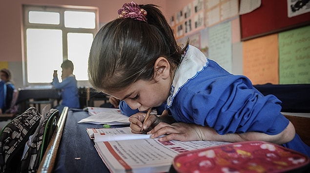 Ankete katılan öğretmenlerin %87'si müfredatı bilimsel ve çağdaş bulmuyor.