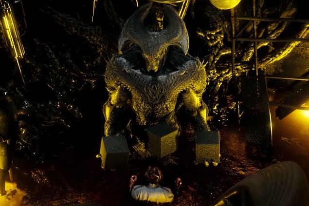 7. Bu kötü karakterin adı Steppenwolf ve onu daha önce Batman v Superman: Adaletin Şafağı'nda çok kısa bir an için görmüştük.
