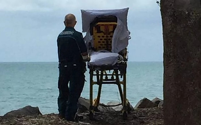 Ölmeden Önce Okyanusu Görmek İstedi... Bir Kadının Son Arzusunu Yerine Getiren Ambulans Personeli