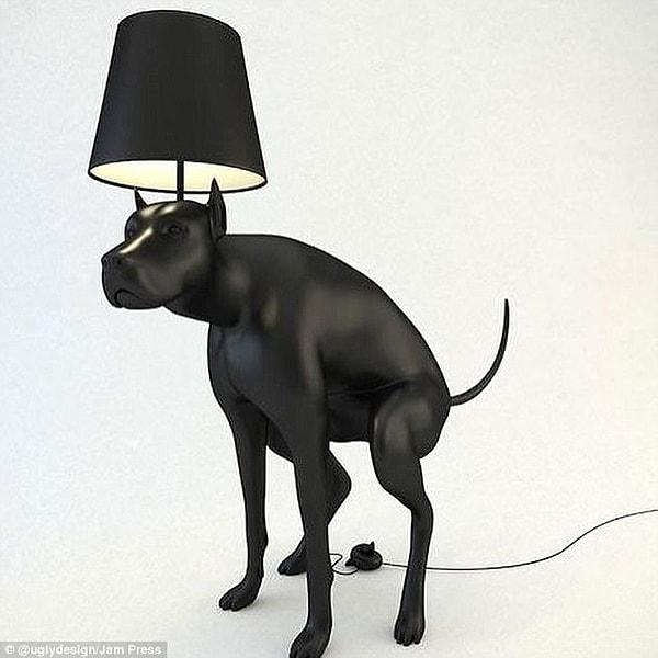 29. Hangi amaçla tasarlandığı belli olmayan, kaka yapan köpek temalı lamba