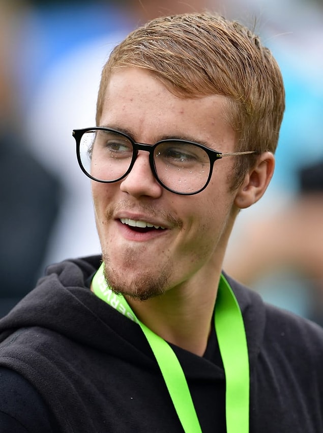 Tablo hakkında Justin Bieber'la hiç konuşmadığını itiraf etti. Ayrıca tabloyu başlangıçta alma sebebini de açıkladı.
