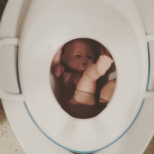 6. "Ой, а что, это разве не мини-ванна для кукол?"