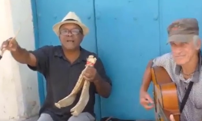 Kübalı Sokak Sanatçısının 'Türkiye' Denilince Verdiği Efsane Tepki!