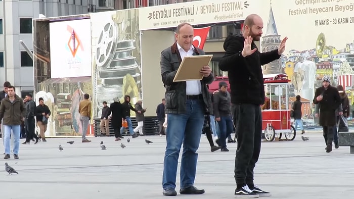 İnsanların Tahtaya Ne Yazdığını Bilerek Zihin Okuma Şakası Yapmak