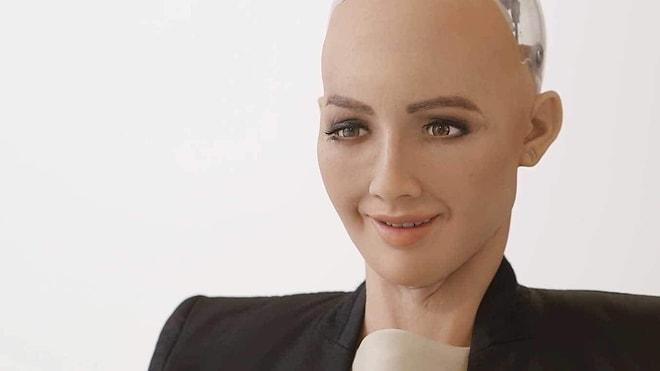 Ne Yapmak, Nereye Varmak İstiyor! Vatandaşlık Hakkı Alan İlk Robot Olan Sophia Aile Kuracağını Söyledi
