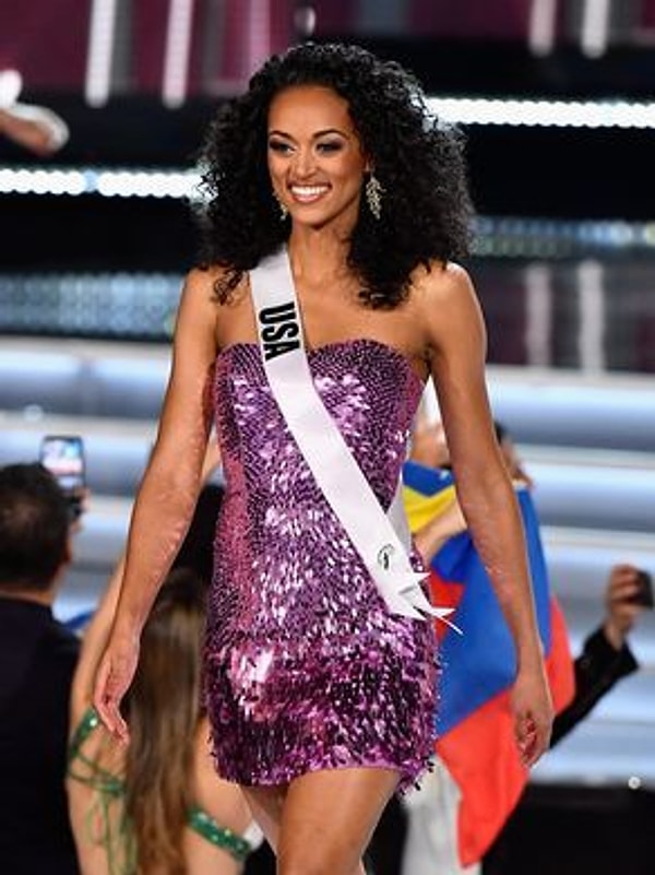 4. Мисс США Кара Маккалоу.