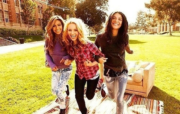 10. Друзья у вас на первом месте, ваши отношения — на втором