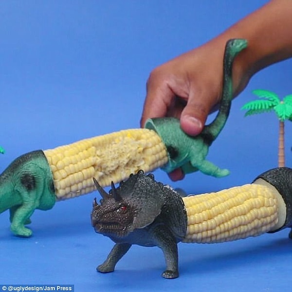 10. Не догрызли кукурузу? Воспользуйтесь подставочкой!