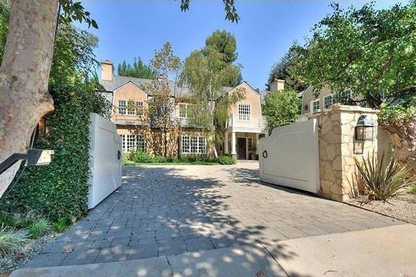 10. Adele'in Beverly Hills'deki evi de 9.5 milyon dolar.