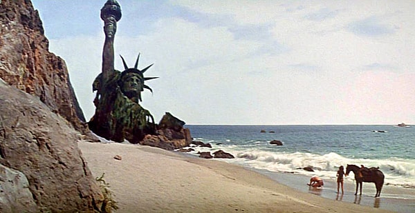 5. Планета обезьян(1968) Оценка IMDb: 8,0