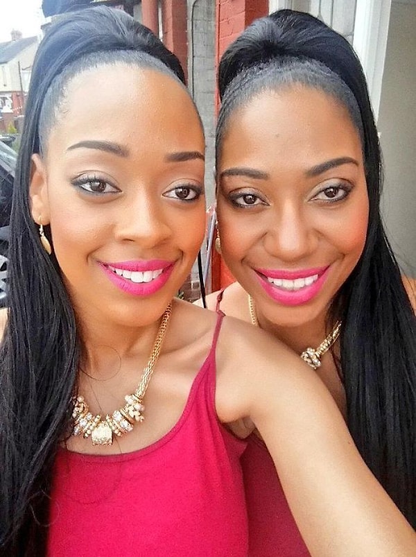 11. "Угадайте, кто из нас мать, а кто дочь"