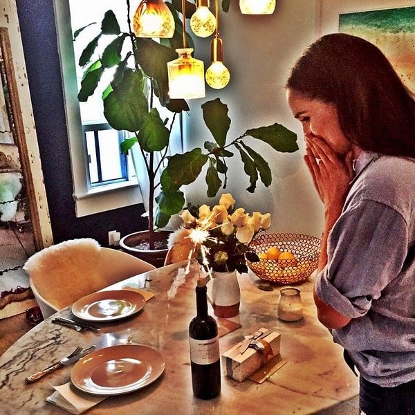 11. Она старше принца Гарри.