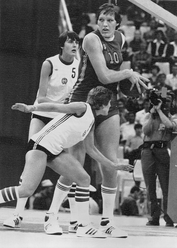 10. Ульяна Семенова — 218 см